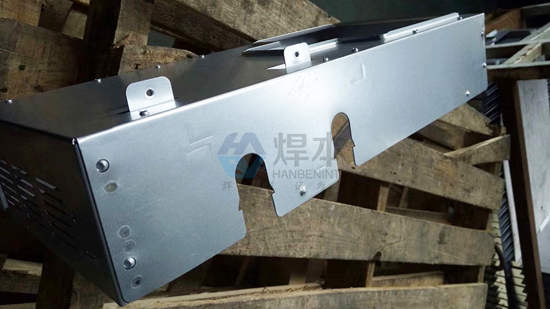 安裝調試鍍鋅板中頻螺母點焊機2